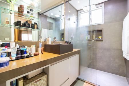 Apartamento à venda com 221m², 4 quartos e 4 vagasBanheiro da Suíte 3 (Escritório)