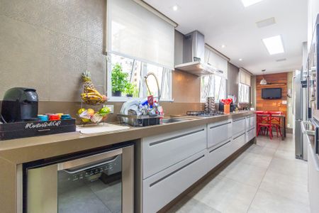 Apartamento à venda com 221m², 4 quartos e 4 vagasCozinha