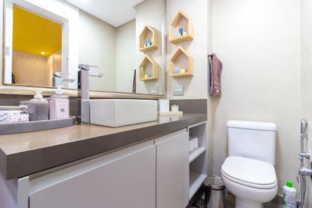 Apartamento à venda com 221m², 4 quartos e 4 vagasBanheiro da Suíte 1