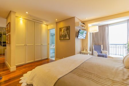 Apartamento à venda com 221m², 4 quartos e 4 vagasSuíte 4