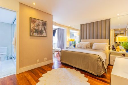 Apartamento à venda com 221m², 4 quartos e 4 vagasSuíte 4