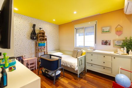 Apartamento à venda com 221m², 4 quartos e 4 vagasSuíte 1