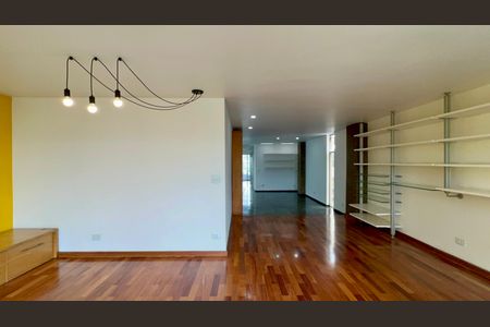 Apartamento à venda com 222m², 4 quartos e 2 vagasSala