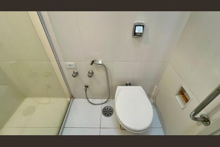 Apartamento à venda com 222m², 4 quartos e 2 vagasBanheiro da Suíte 1