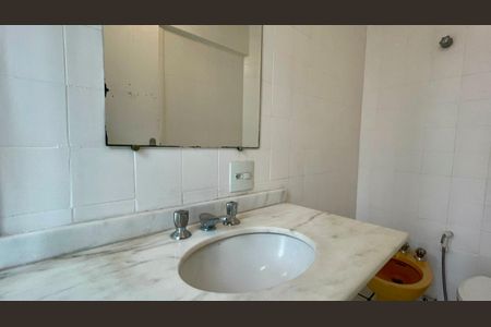 Apartamento à venda com 222m², 4 quartos e 2 vagasBanheiro da Suíte 2