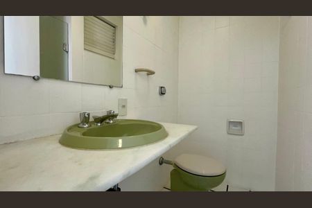 Apartamento à venda com 222m², 4 quartos e 2 vagasBanheiro Social 2