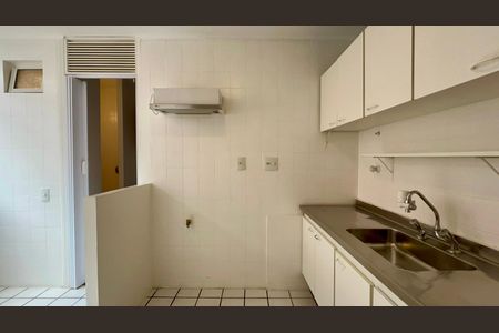 Apartamento à venda com 222m², 4 quartos e 2 vagasCozinha