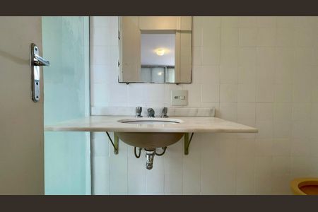 Apartamento à venda com 222m², 4 quartos e 2 vagasBanheiro da Suíte 2