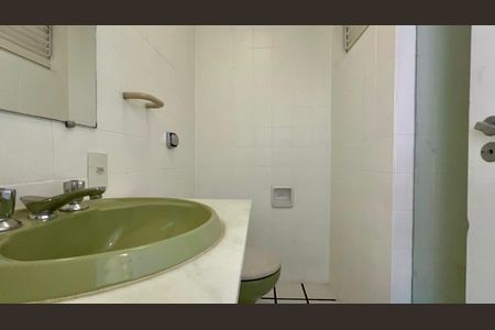 Apartamento à venda com 222m², 4 quartos e 2 vagasBanheiro Social 2