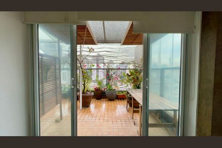 Apartamento à venda com 222m², 4 quartos e 2 vagasVaranda da Suite