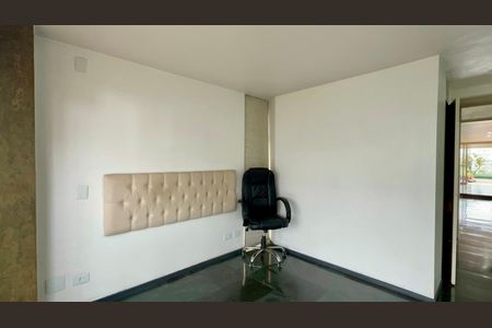 Apartamento à venda com 222m², 4 quartos e 2 vagasSuíte 1