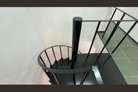 Apartamento à venda com 222m², 4 quartos e 2 vagasEscada