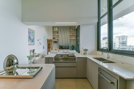 Apartamento à venda com 175m², 3 quartos e 3 vagas