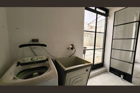 Casa à venda com 240m², 3 quartos e 3 vagasLavanderia