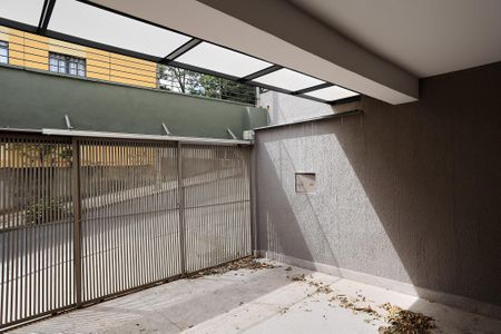Casa à venda com 160m², 4 quartos e 2 vagas Casa à venda com 160m², 4 quartos e 2 vagasGaragem