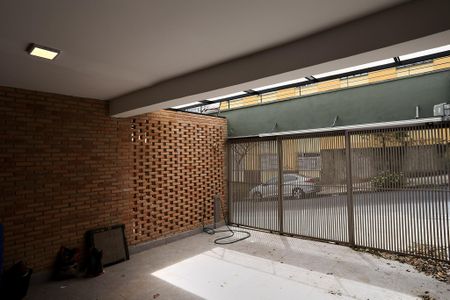 Casa à venda com 160m², 4 quartos e 2 vagas Casa à venda com 160m², 4 quartos e 2 vagasGaragem