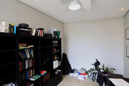 Casa à venda com 160m², 4 quartos e 2 vagas Casa à venda com 160m², 4 quartos e 2 vagasEscritório