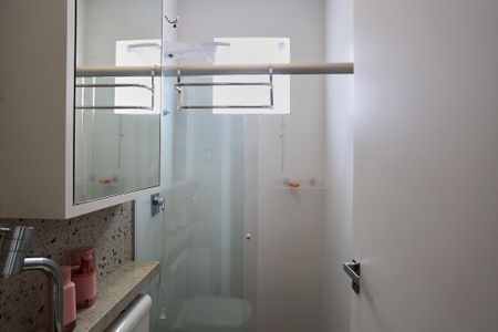 Casa à venda com 160m², 4 quartos e 2 vagas Casa à venda com 160m², 4 quartos e 2 vagasBanheiro