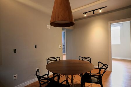 Casa à venda com 160m², 4 quartos e 2 vagas Casa à venda com 160m², 4 quartos e 2 vagasSala de Jantar