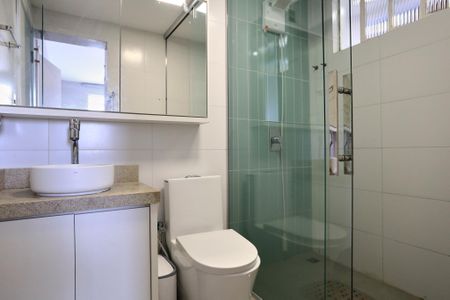 Casa à venda com 160m², 4 quartos e 2 vagas Casa à venda com 160m², 4 quartos e 2 vagasBanheiro da Suíte