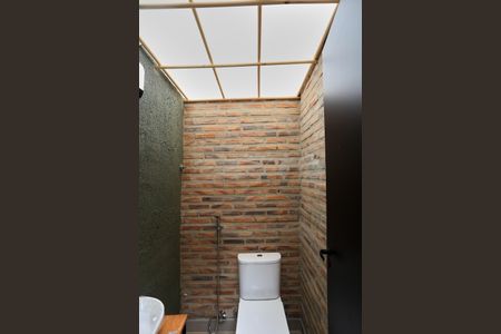 Casa à venda com 160m², 4 quartos e 2 vagas Casa à venda com 160m², 4 quartos e 2 vagasBanheiro de Serviço