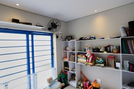 Casa à venda com 160m², 4 quartos e 2 vagas Casa à venda com 160m², 4 quartos e 2 vagasBrinquedoteca