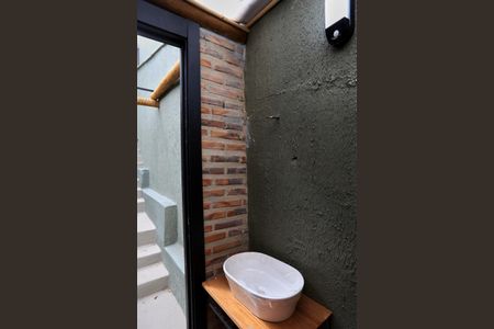 Casa à venda com 160m², 4 quartos e 2 vagas Casa à venda com 160m², 4 quartos e 2 vagasBanheiro de Serviço