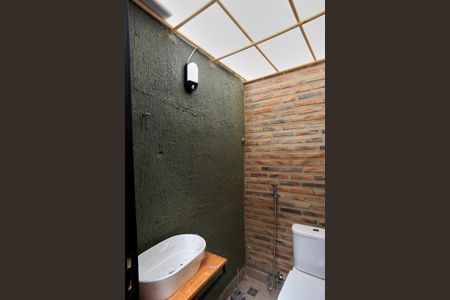 Casa à venda com 160m², 4 quartos e 2 vagas Casa à venda com 160m², 4 quartos e 2 vagasBanheiro de Serviço