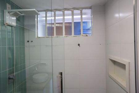 Casa à venda com 160m², 4 quartos e 2 vagas Casa à venda com 160m², 4 quartos e 2 vagasBanheiro da Suíte