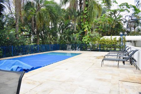 Apartamento à venda com 116m², 3 quartos e 1 vaga Apartamento à venda com 116m², 3 quartos e 1 vagaÁrea comum - Piscina