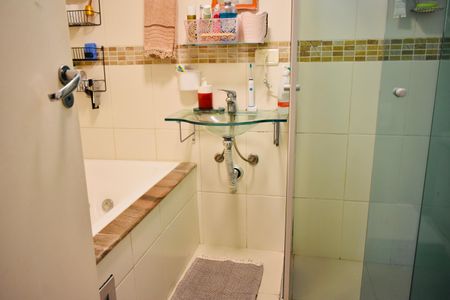 Apartamento à venda com 116m², 3 quartos e 1 vaga Apartamento à venda com 116m², 3 quartos e 1 vagaBanheiro da Suíte