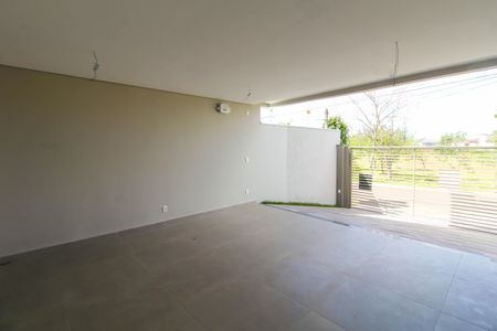 Casa à venda com 223m², 4 quartos e 4 vagas Casa à venda com 223m², 4 quartos e 4 vagasÁrea externa