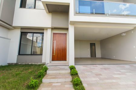 Casa à venda com 223m², 4 quartos e 4 vagas Casa à venda com 223m², 4 quartos e 4 vagasÁrea externa
