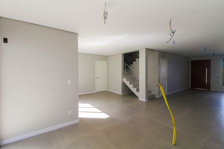 Casa à venda com 223m², 4 quartos e 4 vagas Casa à venda com 223m², 4 quartos e 4 vagasCozinha