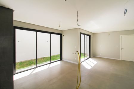 Casa à venda com 223m², 4 quartos e 4 vagas Casa à venda com 223m², 4 quartos e 4 vagasCozinha