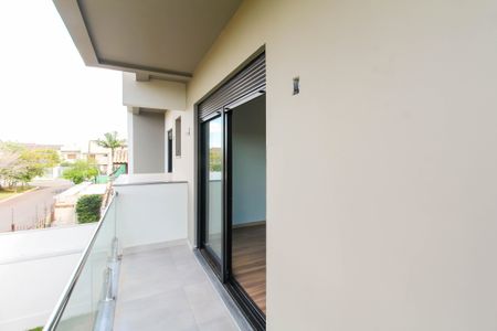 Casa à venda com 223m², 4 quartos e 4 vagas Casa à venda com 223m², 4 quartos e 4 vagasVaranda da Suíte 3