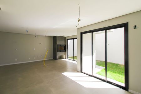 Casa à venda com 223m², 4 quartos e 4 vagas Casa à venda com 223m², 4 quartos e 4 vagasCozinha