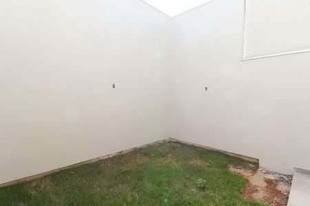 Casa à venda com 223m², 4 quartos e 4 vagas Casa à venda com 223m², 4 quartos e 4 vagasÁrea externa