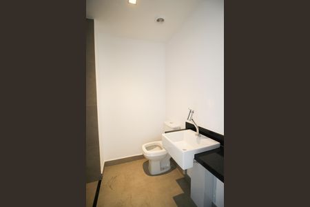 Banheiro de kitnet/studio para alugar com 1 quarto, 22m² em Indianópolis, São Paulo