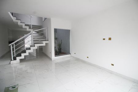 Casa à venda com 120m², 3 quartos e 2 vagasSala