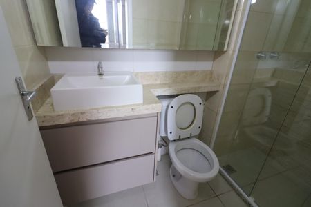 Apartamento à venda com 61m², 2 quartos e 2 vagasBanheiro da Suíte 1