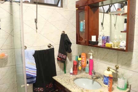 Casa para alugar com 279m², 3 quartos e 8 vagasBanheiro 2