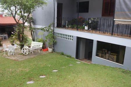 Casa para alugar com 279m², 3 quartos e 8 vagasQuintal