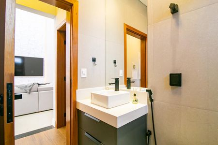 Casa de condomínio para alugar com 270m², 3 quartos e 4 vagasBanheiro