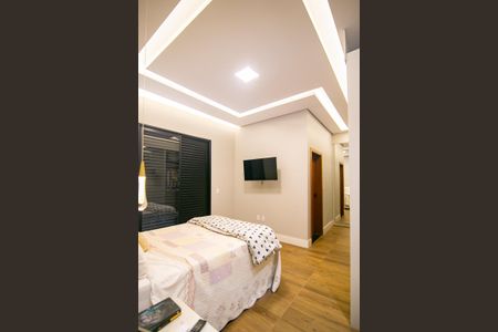 Casa de condomínio para alugar com 270m², 3 quartos e 4 vagasSuite