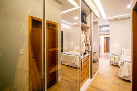 Casa de condomínio para alugar com 270m², 3 quartos e 4 vagasCloset da suíte 1