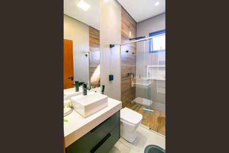 Casa de condomínio para alugar com 270m², 3 quartos e 4 vagasBanheiro