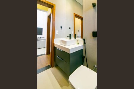 Casa de condomínio para alugar com 270m², 3 quartos e 4 vagasBanheiro