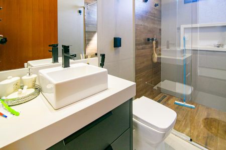 Casa de condomínio para alugar com 270m², 3 quartos e 4 vagasBanheiro