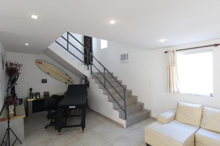 Sala de casa à venda com 4 quartos, 520m² em Braúnas, Belo Horizonte